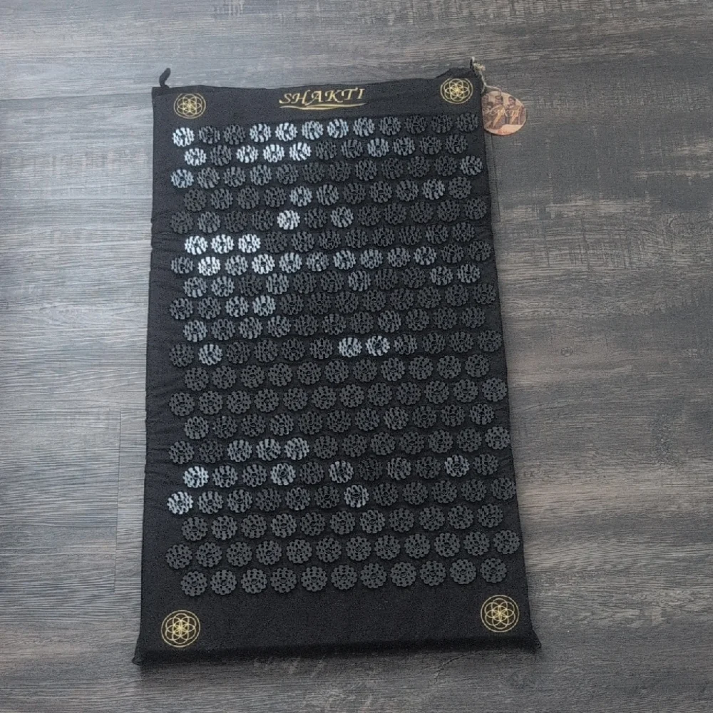 Black Shakti Acupressure Mat - Picture 2 of 6
